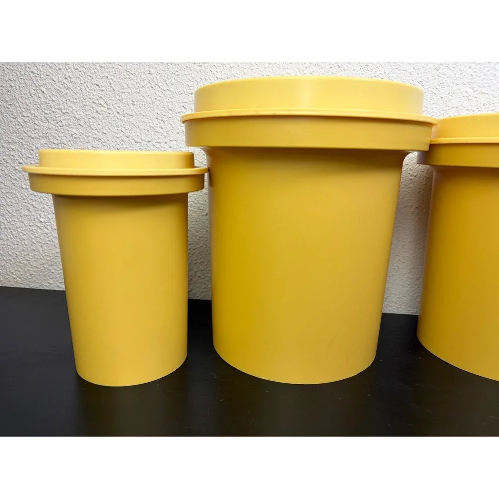 VTG 70s Rubbermaid Mushroom Canister Set of 4 Yellow Kitchen Storage nestjng
